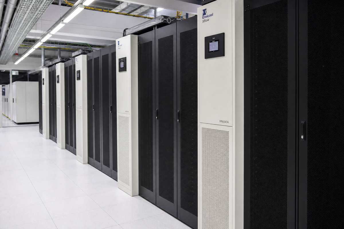 Envicool XRow XR6040A In-Row Precision Cooling 40kW in the home
